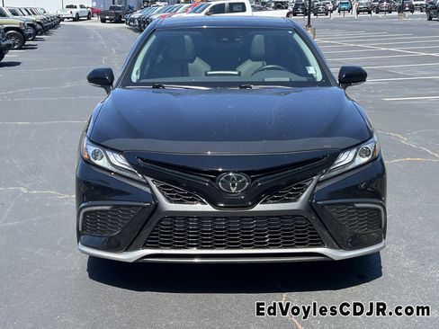 Used 2023 Toyota Camry XSE image 9