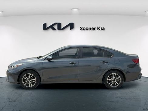 Used 2023 Kia Forte LXS FWD image 3
