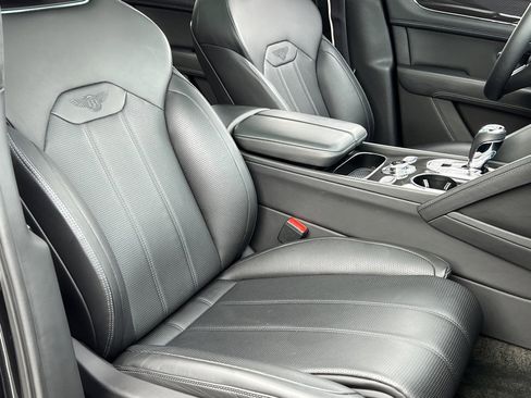 Certified 2022 Bentley Bentayga image 42
