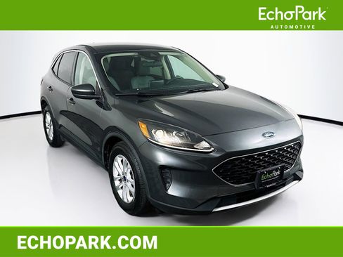 Used 2020 Ford Escape SE image 1