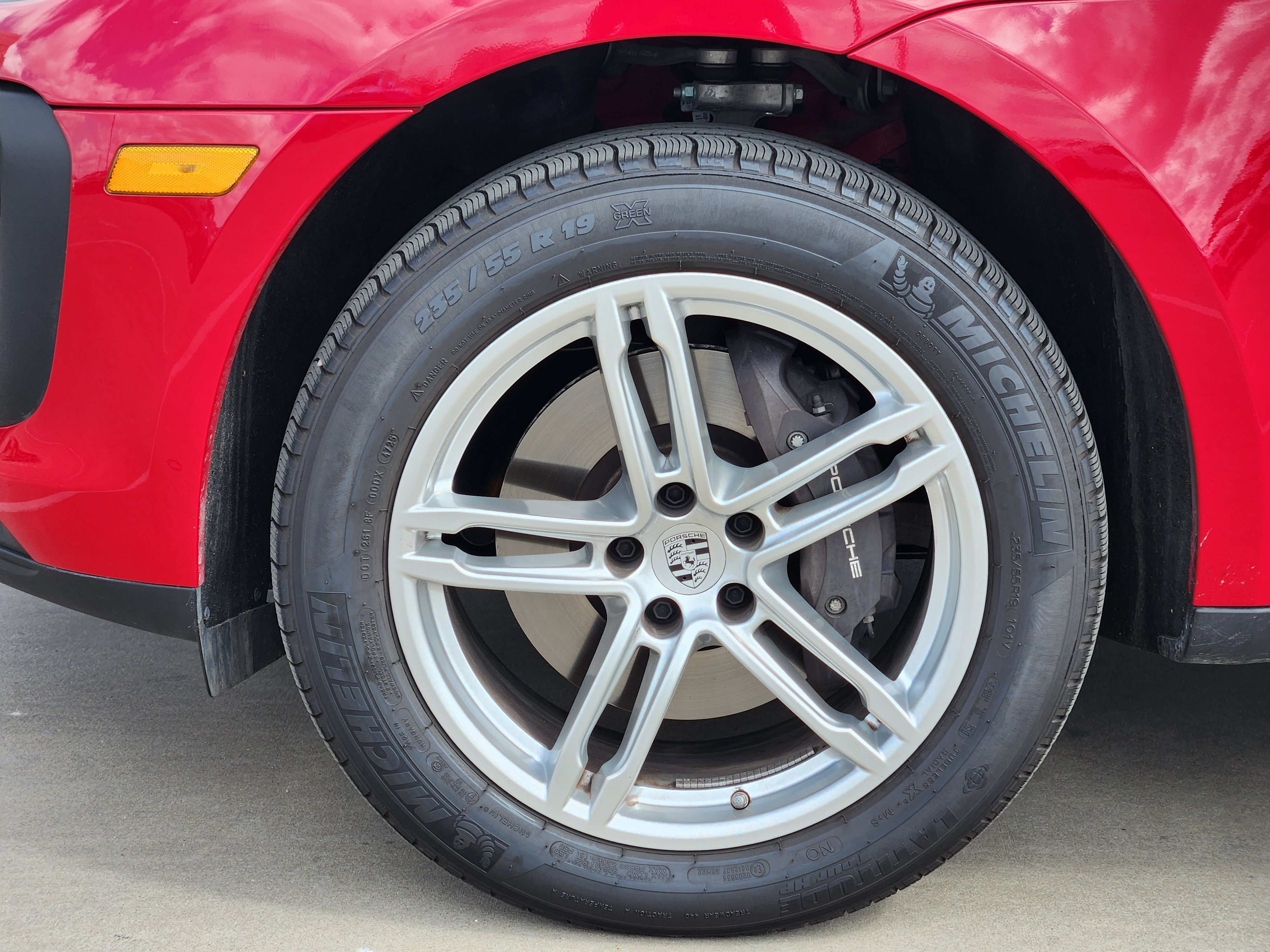 Certified 2026 Porsche Macan AWD/4WD image 14