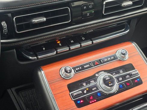 Used 2023 Lincoln Aviator Reserve w/ Equipment Group 201A image 30