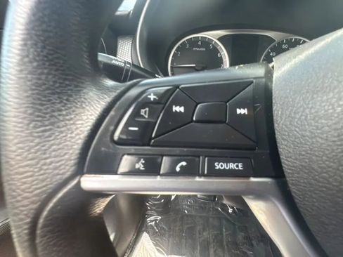 Used 2020 Nissan Kicks S FWD image 33