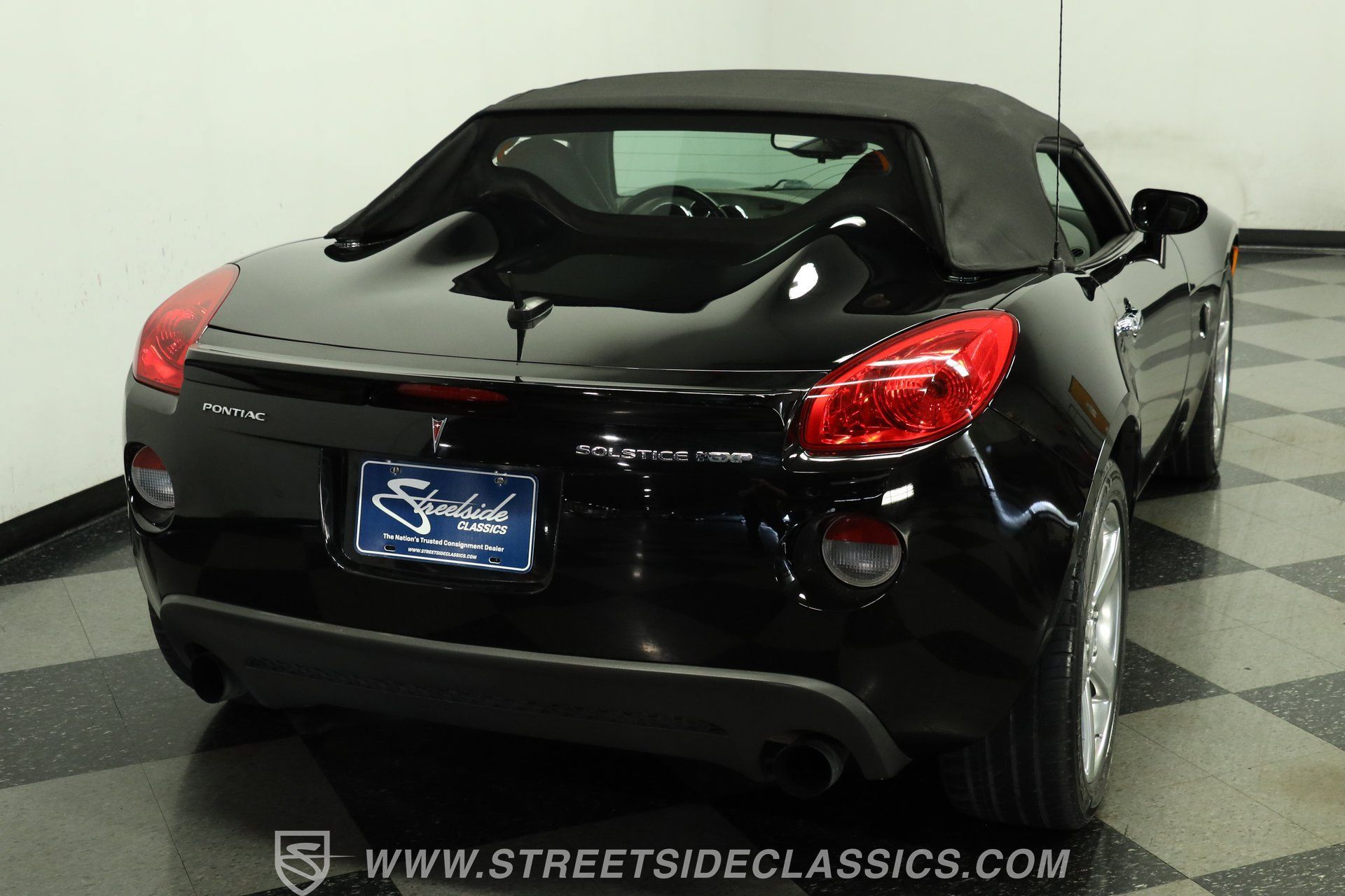 Used 2007 Pontiac Solstice GXP w/ Premium Package RWD image 10