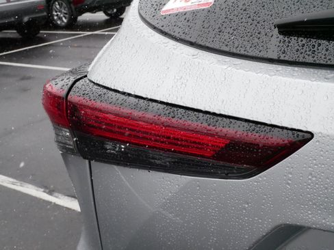 Certified 2024 Toyota Highlander LE image 22