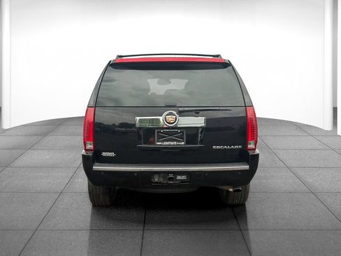 Used 2014 Cadillac Escalade Luxury AWD/4WD image 6