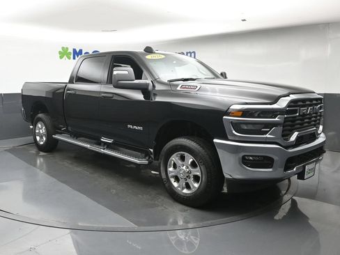 Used 2026 RAM 2500 Big Horn AWD/4WD image 2