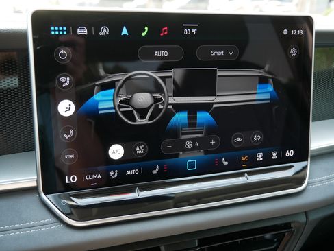 Certified 2025 Volkswagen Tiguan SE AWD/4WD image 23