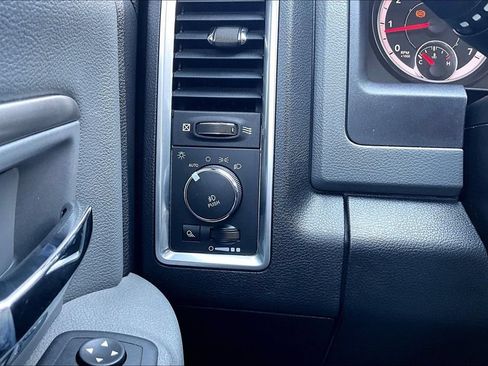 Used 2018 RAM 2500 SLT w/ Snow Chief Group AWD/4WD image 16