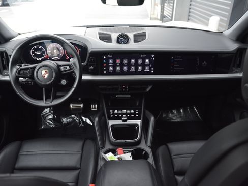 Certified 2025 Porsche Cayenne S AWD/4WD image 12