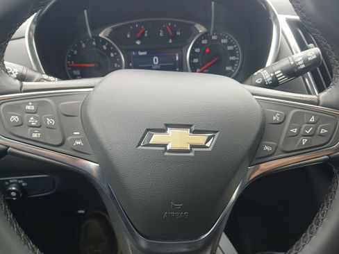 Used 2024 Chevrolet Equinox LT FWD image 23