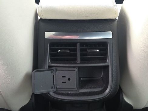 Used 2018 Chevrolet Impala Premier w/ Premier Confidence Package image 15