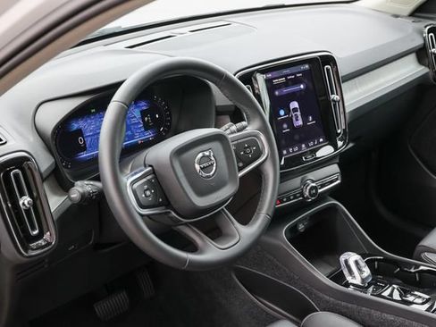 Certified 2026 Volvo XC40 B5 Plus AWD/4WD image 37