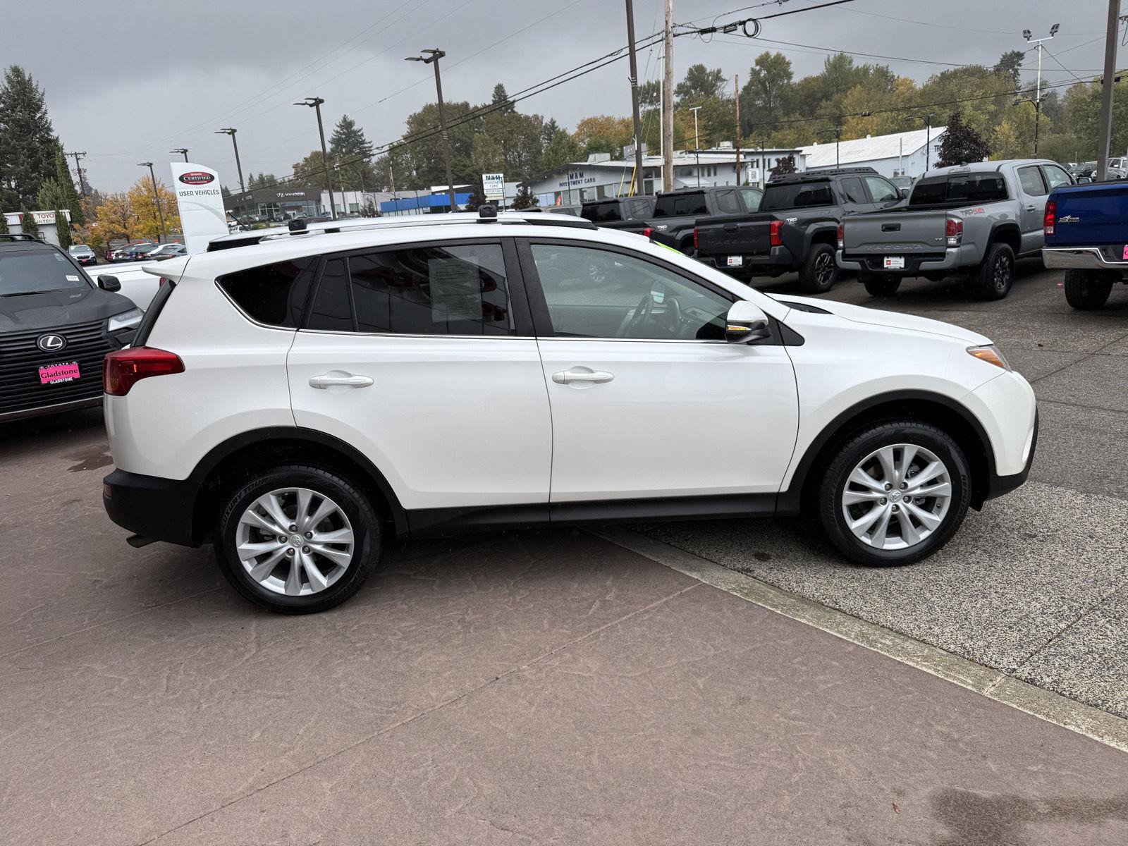 Used 2014 Toyota RAV4 Limited w/ Technology Package AWD/4WD image 5