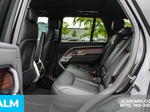 Used 2024 Land Rover Range Rover SE AWD/4WD image 17