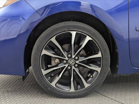 Used 2018 Toyota Corolla XSE FWD image 29