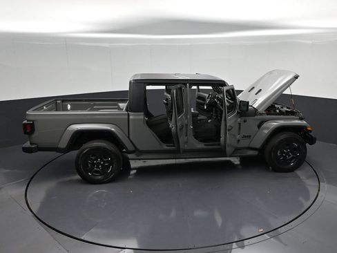 Used 2022 Jeep Gladiator Sport AWD/4WD image 37