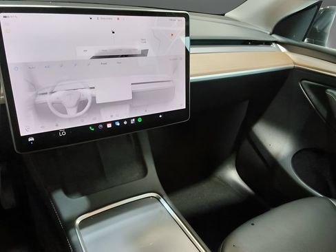 Used 2023 Tesla Model Y Long Range AWD/4WD image 17