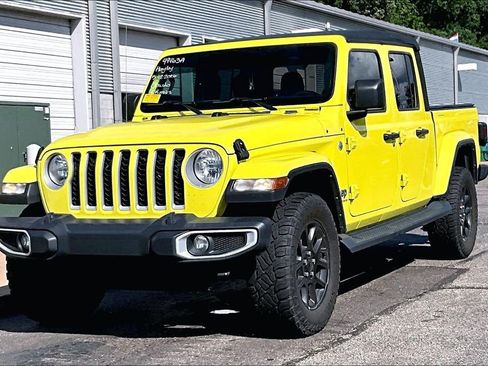 Used 2023 Jeep Gladiator Overland AWD/4WD image 2