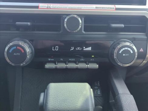 Certified 2025 Toyota Tacoma TRD Sport AWD/4WD image 21