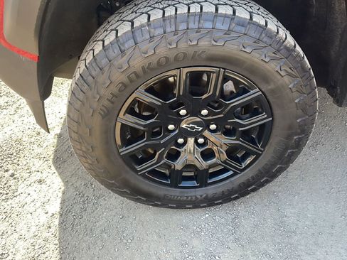 Used 2024 Chevrolet Colorado Trail Boss w/ Technology Package image 22