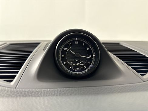 Certified 2024 Porsche Macan w/ Premium Plus Package image 29