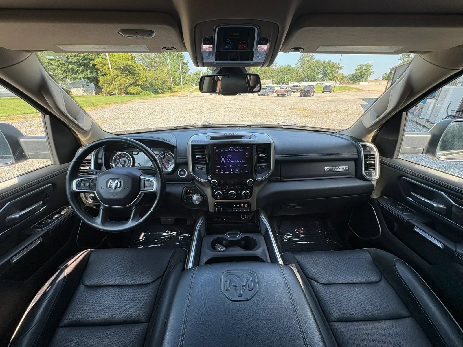 Used 2019 RAM 1500 Laramie AWD/4WD image 12