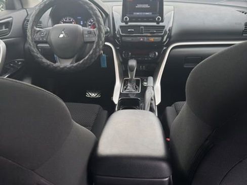 Used 2022 Mitsubishi Eclipse Cross LE image 18