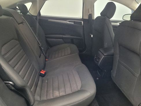 Used 2020 Ford Fusion SE image 19