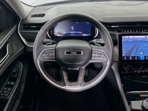 Used 2023 Jeep Grand Cherokee L Limited w/ Black Appearance Package RWD image 18