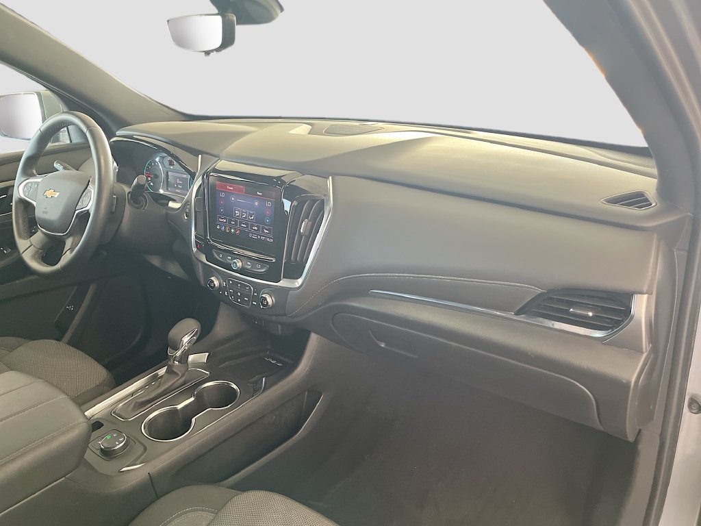 Used 2023 Chevrolet Traverse LT w/ Rear Camera Mirror Package AWD/4WD image 30
