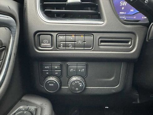 Used 2023 Chevrolet Tahoe Z71 image 32