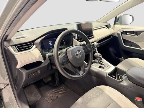 Used 2023 Toyota RAV4 XLE AWD/4WD image 8