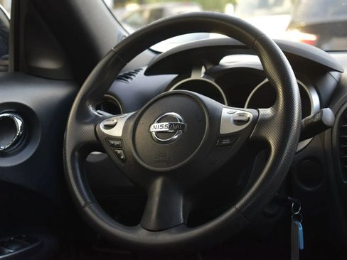 Used 2011 Nissan Juke S image 13