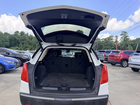 Used 2017 Cadillac XT5 Luxury w/ Driver Awareness Package FWD image 28