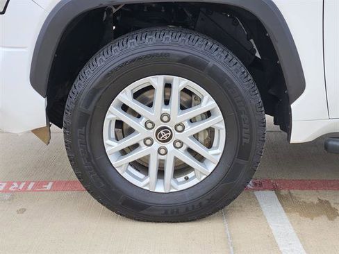 Used 2022 Toyota Tundra SR5 image 7