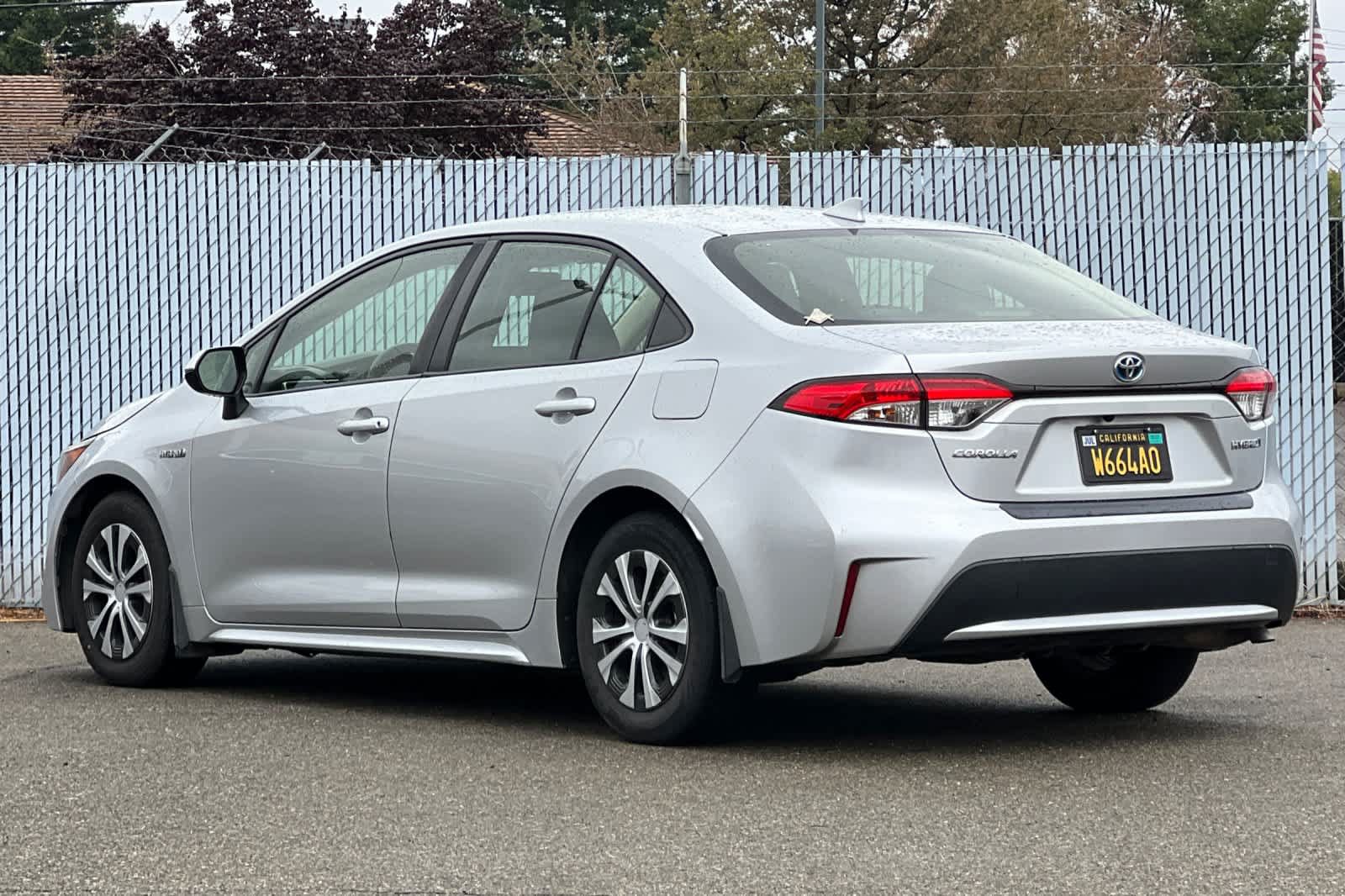 Used 2020 Toyota Corolla LE FWD image 5