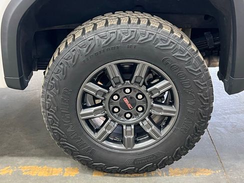 Used 2024 GMC Sierra 1500 AT4X image 36
