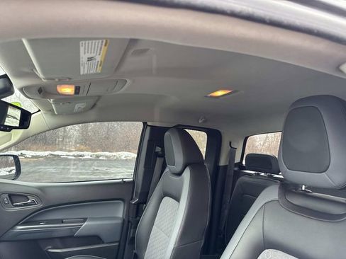 Used 2016 Chevrolet Colorado Z71 w/ Z71 Midnight Edition image 32