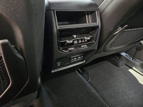 New 2026 Jeep Grand Cherokee Altitude AWD/4WD image 9