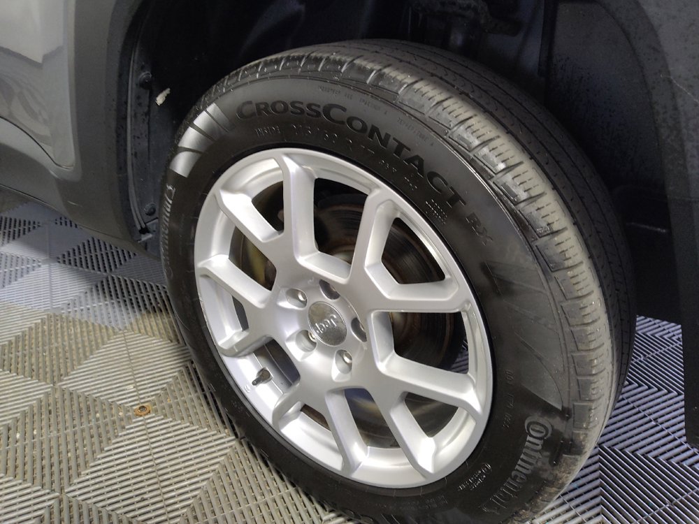 Used 2021 Jeep Renegade Latitude FWD image 31