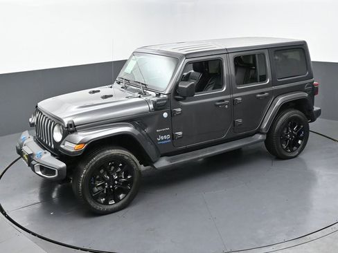 Used 2022 Jeep Wrangler Unlimited Sahara w/ Cold Weather Group image 44