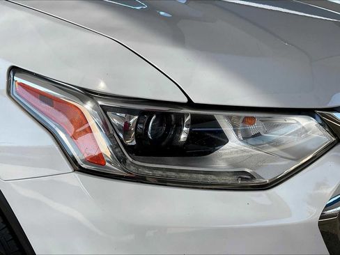 Used 2018 Chevrolet Traverse LS image 26