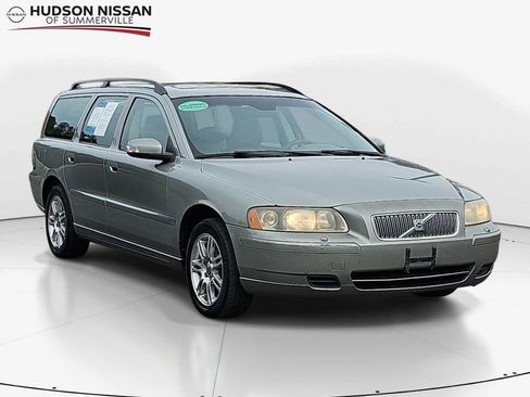 Used 2007 Volvo V70 2.4 image 1