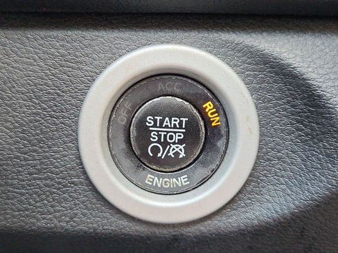 Used 2015 RAM 1500 Laramie w/ Convenience Group AWD/4WD image 17