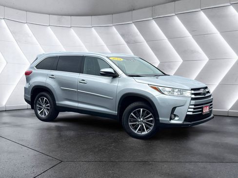 Used 2019 Toyota Highlander XLE w/ Protection Package #3 AWD/4WD image 1