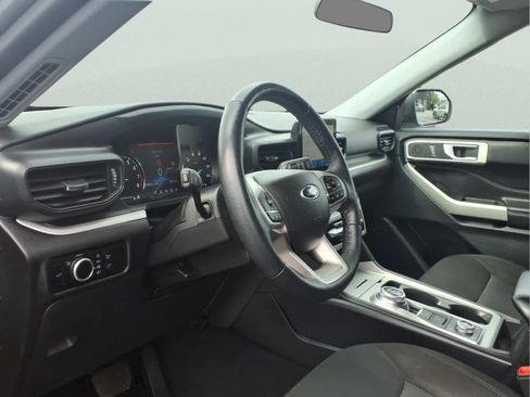Used 2023 Ford Explorer XLT AWD/4WD image 15