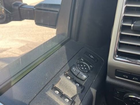 Used 2017 Ford F350 Lariat w/ Lariat Ultimate Package AWD/4WD image 13