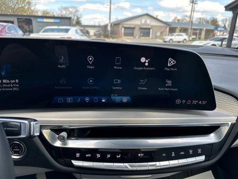 Used 2024 Cadillac Lyriq Luxury w/ LPO, Floor Liner Package image 27