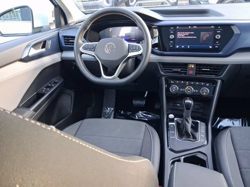 Certified 2024 Volkswagen Taos SE w/ Panoramic Sunroof Package FWD image 10
